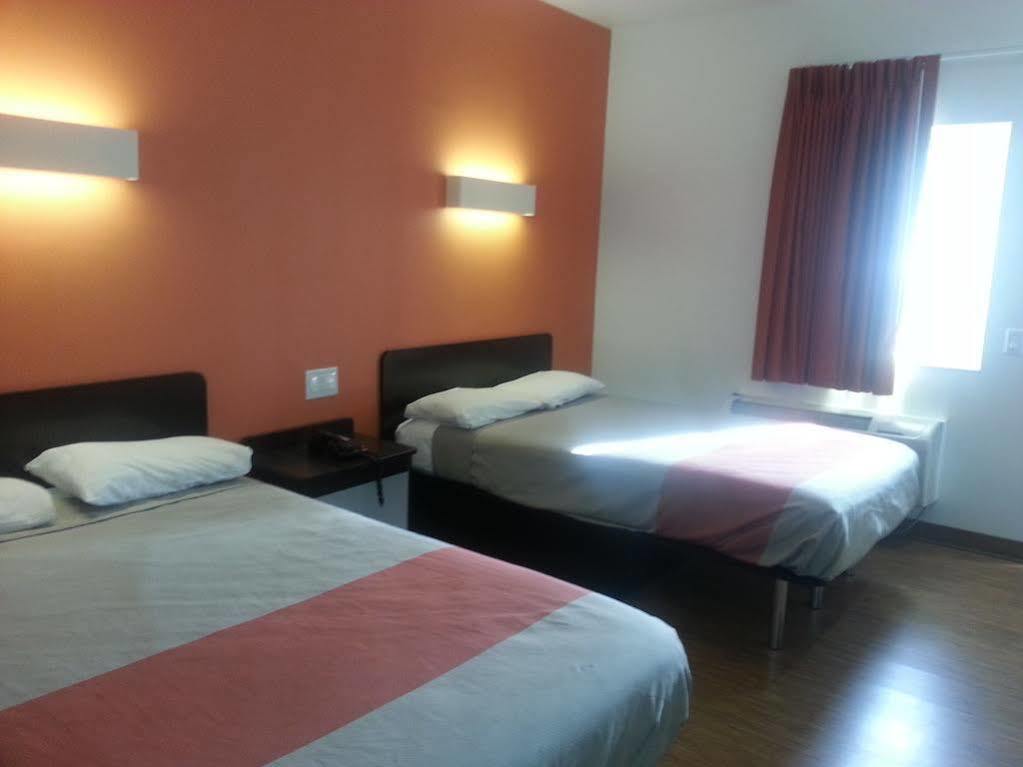 Motel 6 Bell Gardens Dış mekan fotoğraf